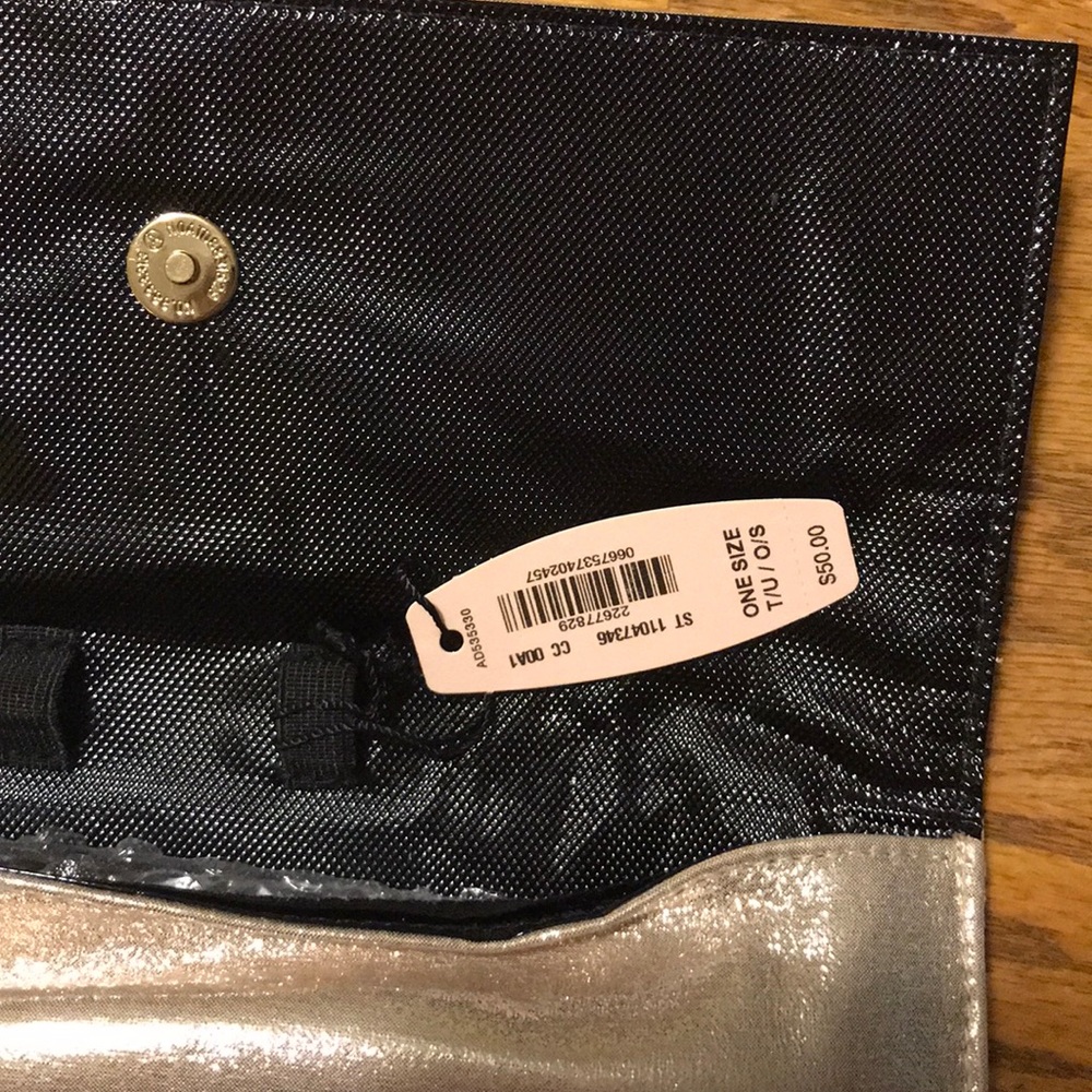 Mini travel hair straightener by Victoria’s Secret - Picture 5 of 8